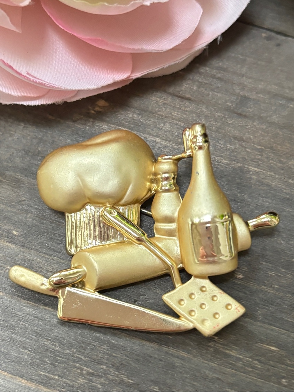 AJC Vintage Chef Pin Brooch Brushed Gold Culinary Cooking Signed 80s